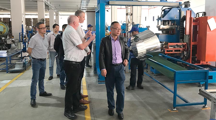 三年疫情后首訪！英國(guó)客戶Buyitdirec蒞臨金環(huán)電器視察